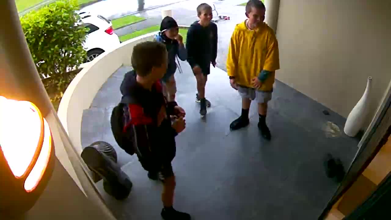 Halloween 2020 - scaring children 03