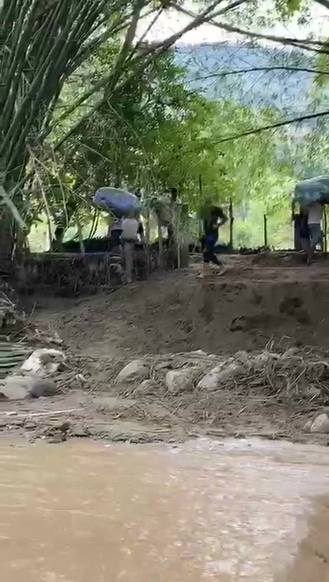 Empresarios ayudan a los damnificados de piedecuesta