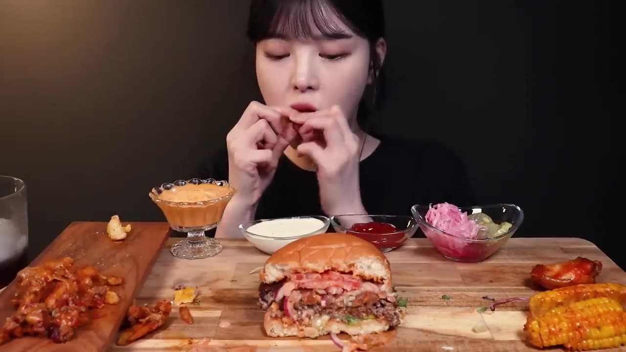 Crispy Shrimp Burger, Bacon Cheese Burger, Meat Chili Fries, Corn Ribs, Buffalo Wings Mukbang ASMR