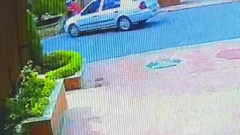 Video captó hurto de ‘motoladrones’ a una adulta mayor en Bucaramanga