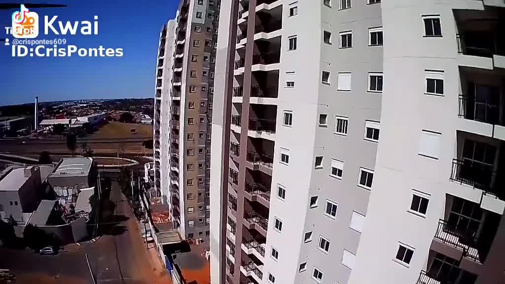 Eachine S520E no condominio.