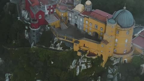 📍Palácio Nacional da Pena, Sintra - One of the Seven Wonders of Portugal 🇵🇹 .