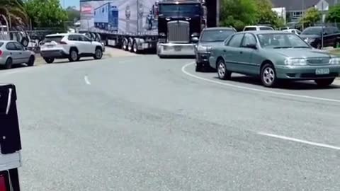 Classic Kenworth 200 Road, the small train crosses S-bend.