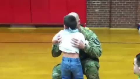 MOST EMOTIONAL SOLDIERS COMING HOME COMPILATION