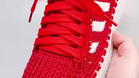 Shoe-knitting looks SO FUN