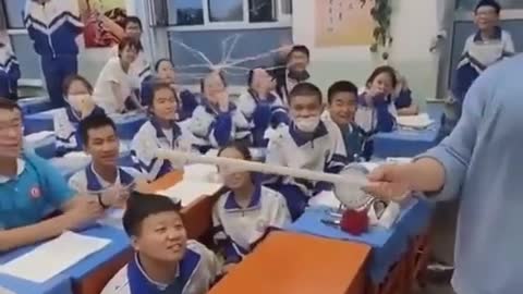 SCIENCE IS FUN - PLAYING SAMPLE FOR PLASTIC