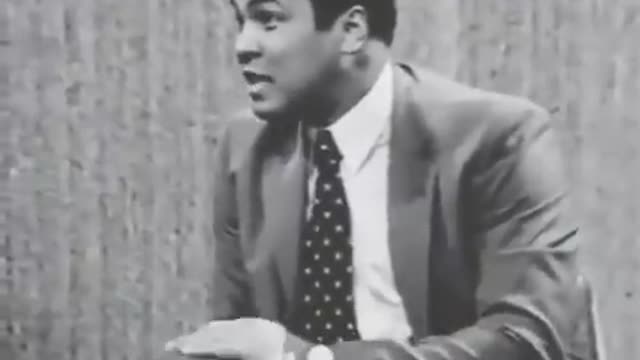 Do you have a bodyguard ? A question been asked on a interview with Mohammed ali