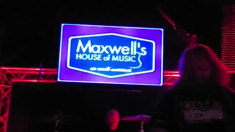 Blacktop Mojo "Strike Me"