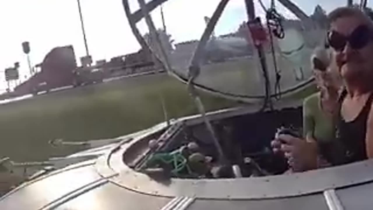 Police officer in Missouri pulls over a UFO...