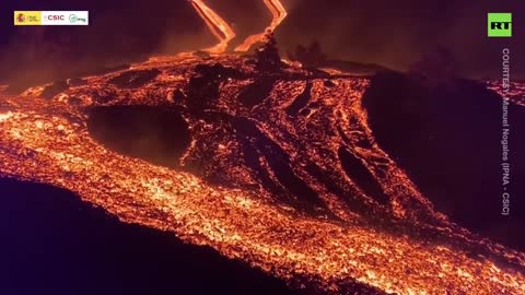 Stunning rivers of lava flow from La Palma volcano