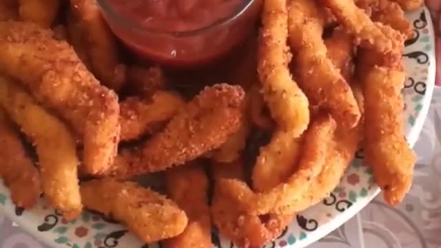 TIRAS DE FILÉ DE FRANGO EM FARINHA PANKO