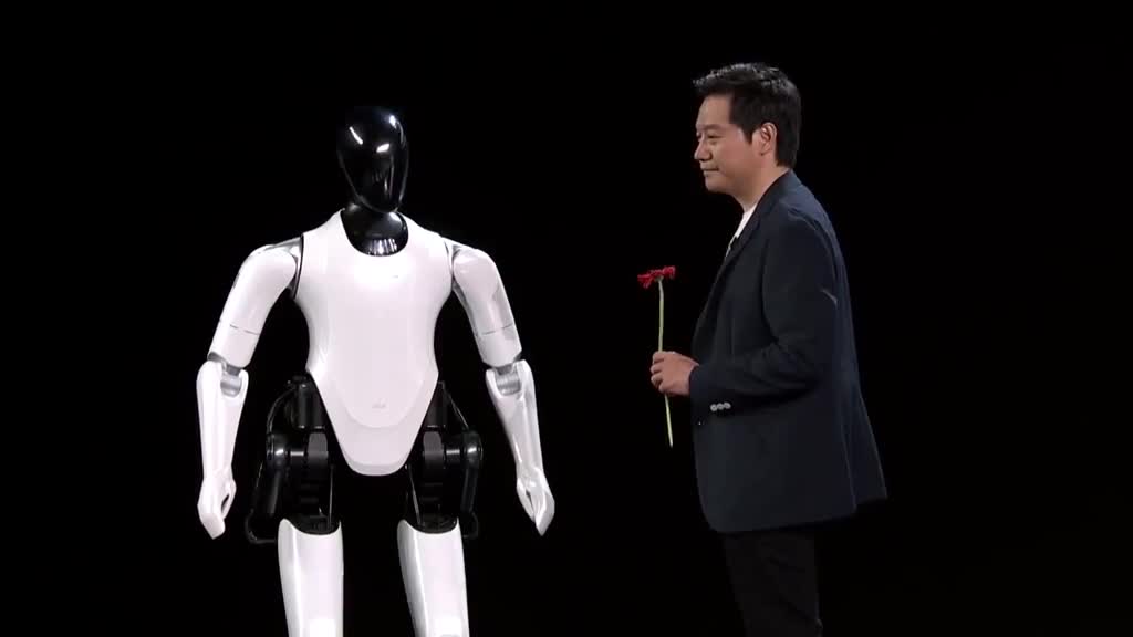 Xiaomi showed a man-like robot CyberOne