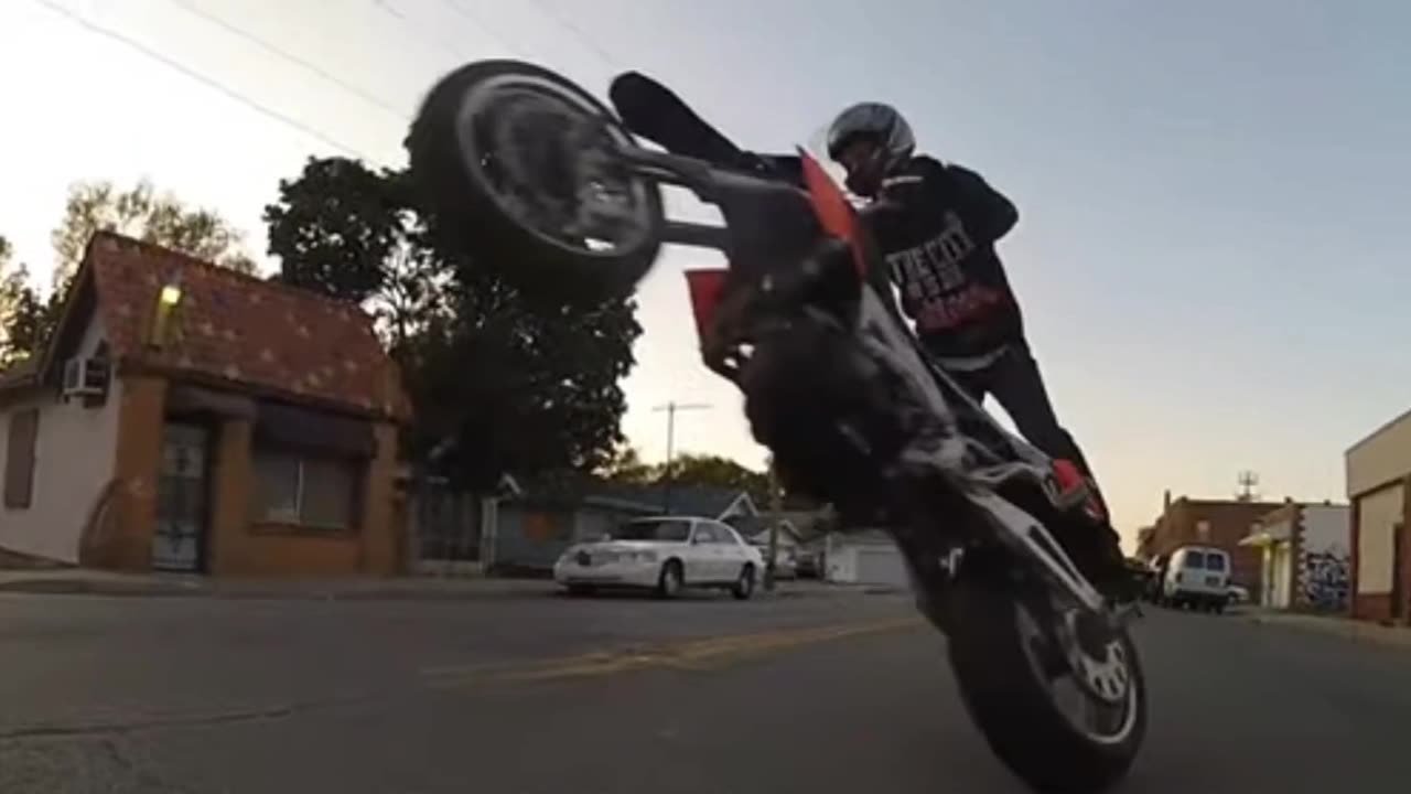 Wheelie on my Bike! Aprilia SXV450