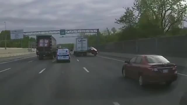 Highway car crash, crash compilation