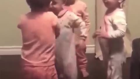 Abbracciamoci, mostriamo affetto, perché così il Padre celeste ci ha concepito.