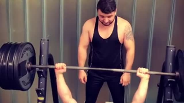 MAX benchpress 140 kg!