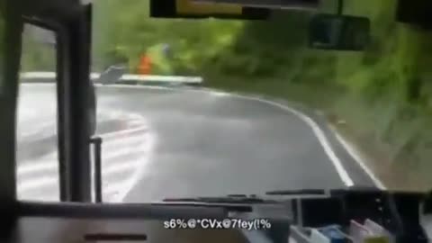 How to drive a bus on the road with many curves