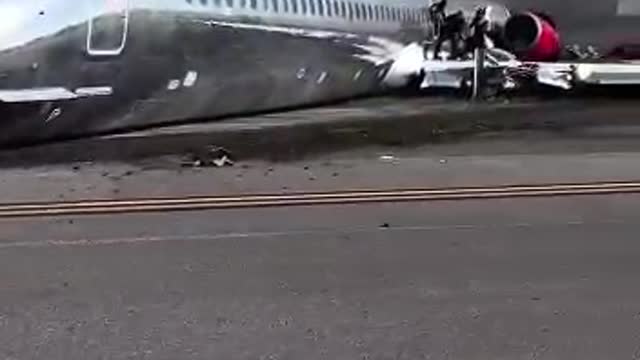 plane crash at miami international airport - 2nd footage