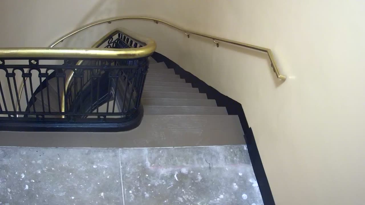 5191CHOB05Stair3_2021-01-06_05h00min02s053ms.mp4