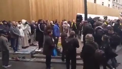 French nationalists sing over the demonic wailing of Islamic noise on their streets.