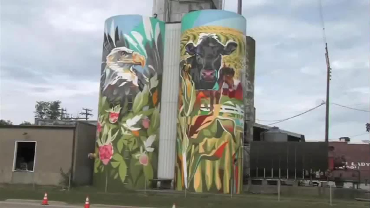 September 25, 2019 - Huge Mural Takes Shape in Greencastle, Indiana
