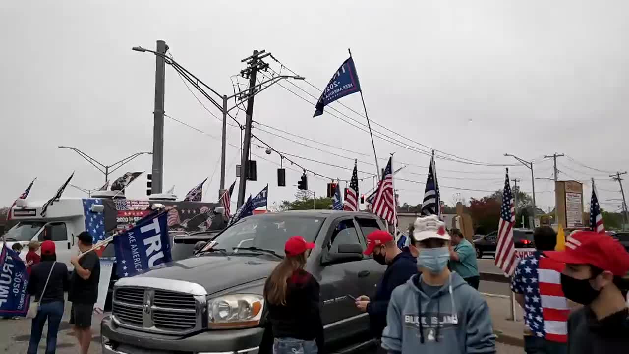 Trump rally at bellmore station 2020-10-22 part 2