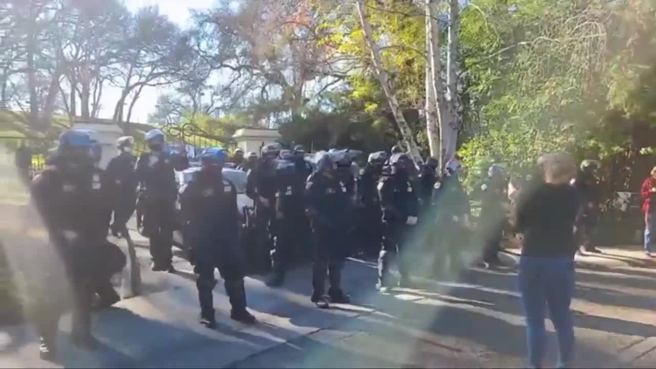 Police In Riot Gear Protecting Home Of CA Governor Newsom From BLM Protesters