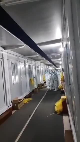 ΚΟΡΩΝΟΧΟΥΝΤΑ ΣΤΗΝ ΚΙΝΑ 1