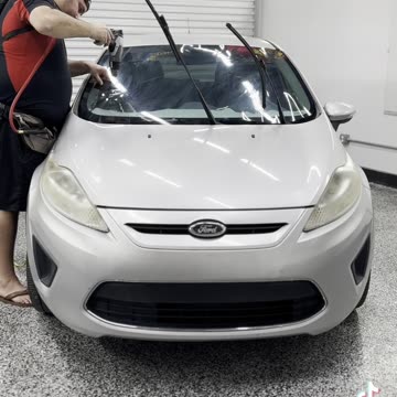 2012 Ford Fiesta | Full Windshield Installation