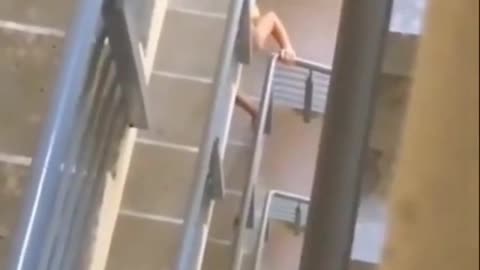 S*x on stairs 😋