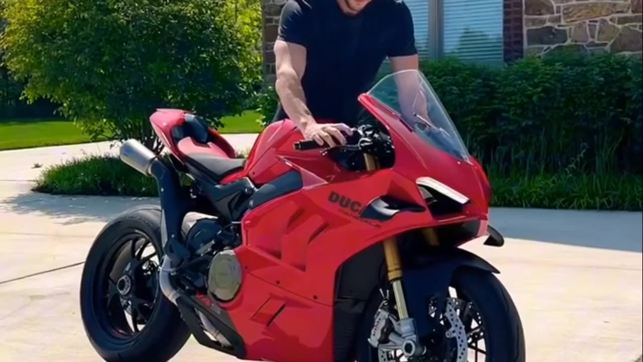 $10K akra exhaust on 2023 Ducati Panigale. The sound is crazy insane brov #nba #jaretcampisi