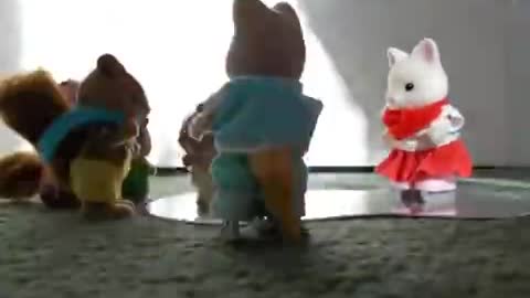 Sylvanian Families_Calico Critters Walnut's Winter Half term Holiday - Part 3