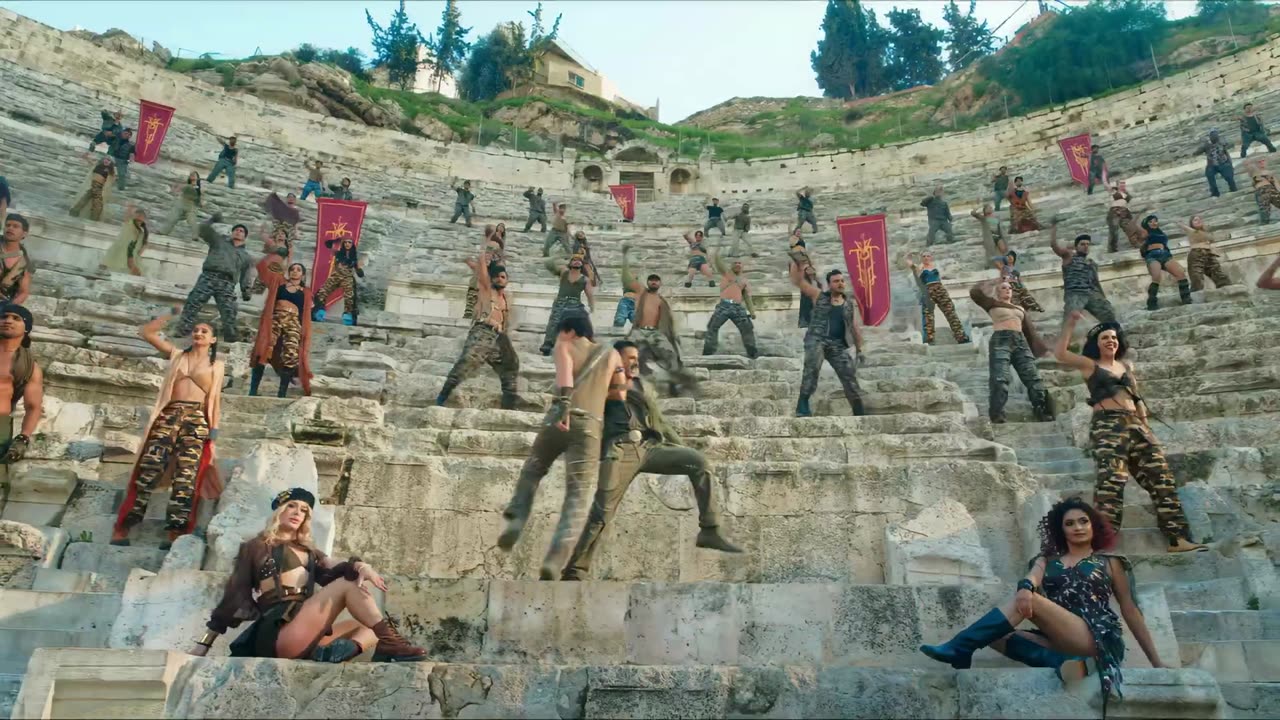 Bade Miyan Chote Miyan