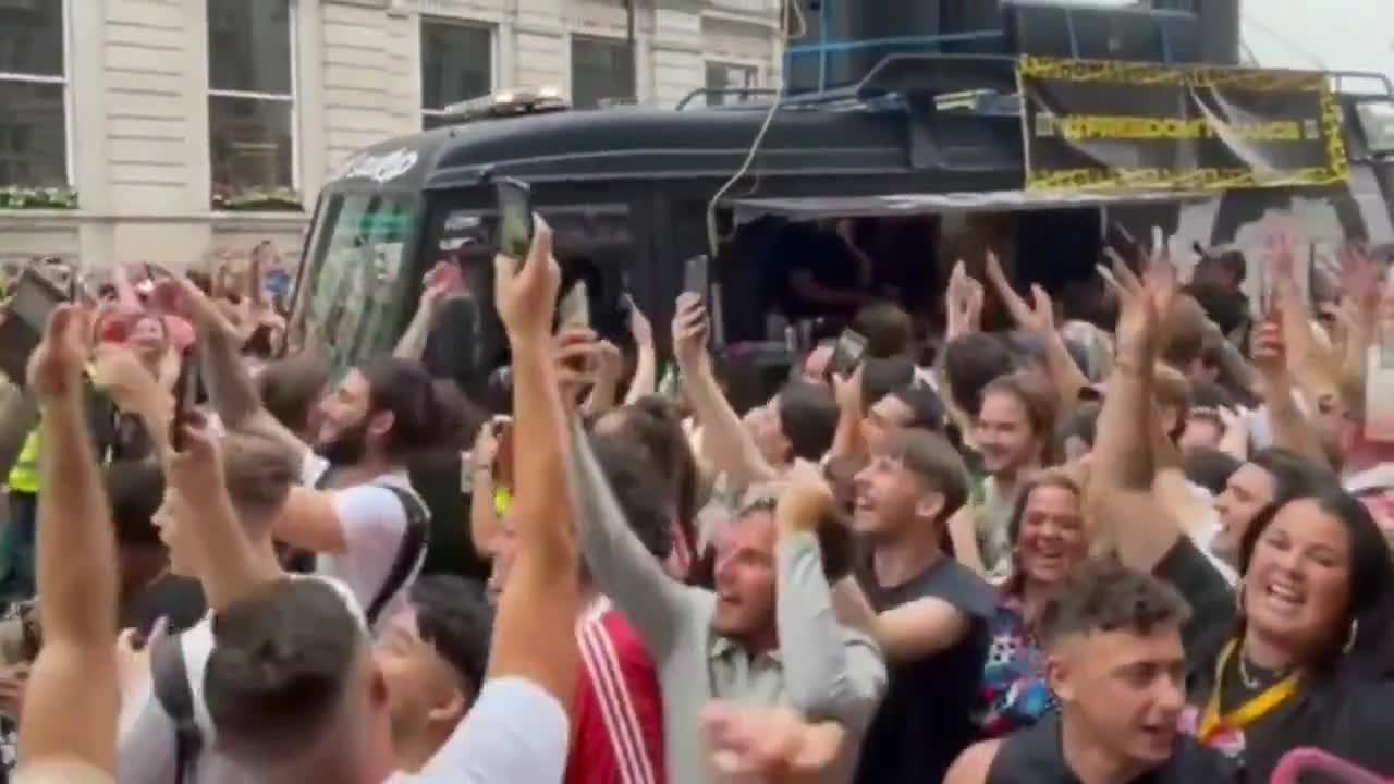 La variante Delta sta terrorizzando gli inglesi