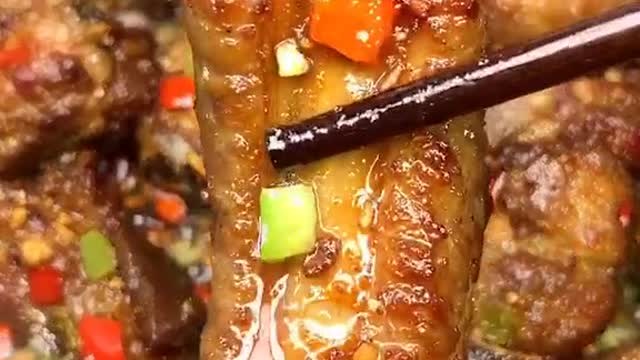 The spareribs with garlic fragrance in the bone are easy to learn