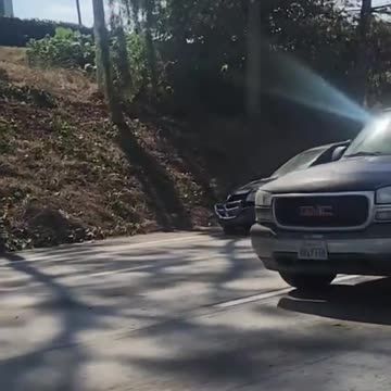 Another INCIDENT in Los Angeles, California: Possible Robbery Caught on video