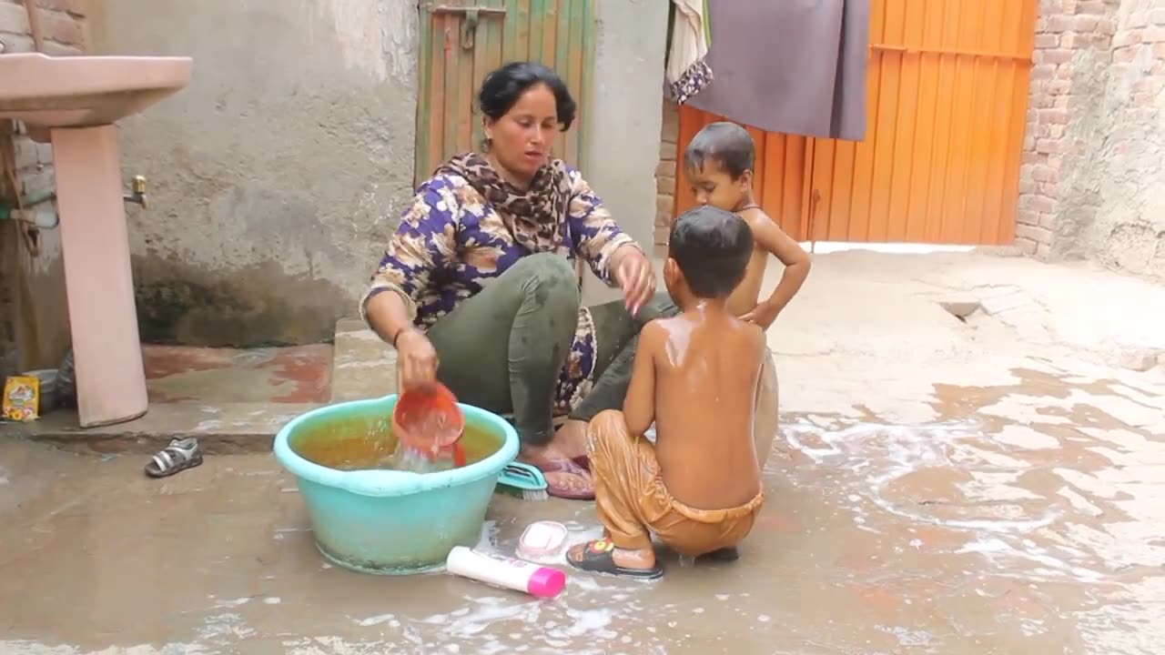 Bathed My Babies - Married Women Lifestyle in Village - Pakistani Mother Love Her Baby - family Vlog