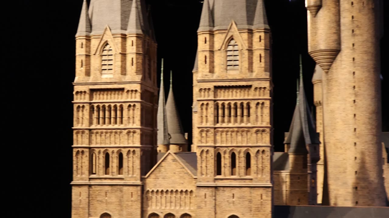 This Hogwarts Castle Replica Is IMMACULATE! #harrypotter #wizardingworld#hogwarts