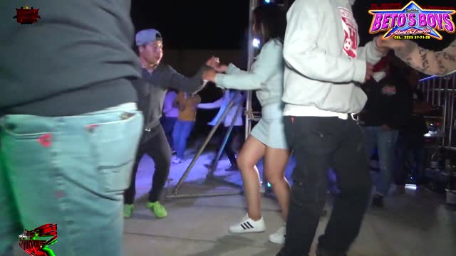 LA CUMBIA DEL CHAPULIN COLORADO - SONIDO BETOS BOYS - EL SR. ESTRELLA