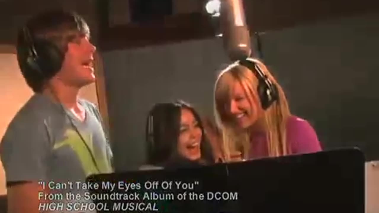 Zac Efron & Vanessa Hudgens (High School Musical) - I Can't Take My Eyes Off Of You