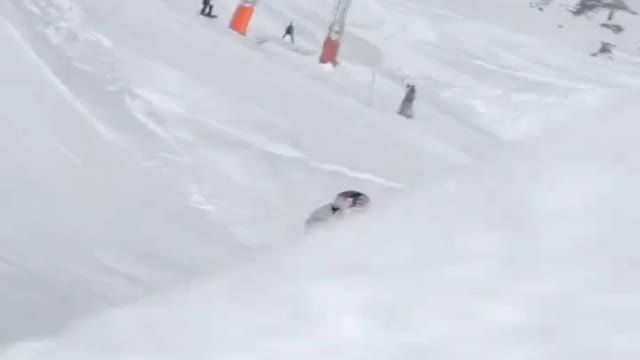 Shuai gets up and it's over. The first angle of view is the heartbeat