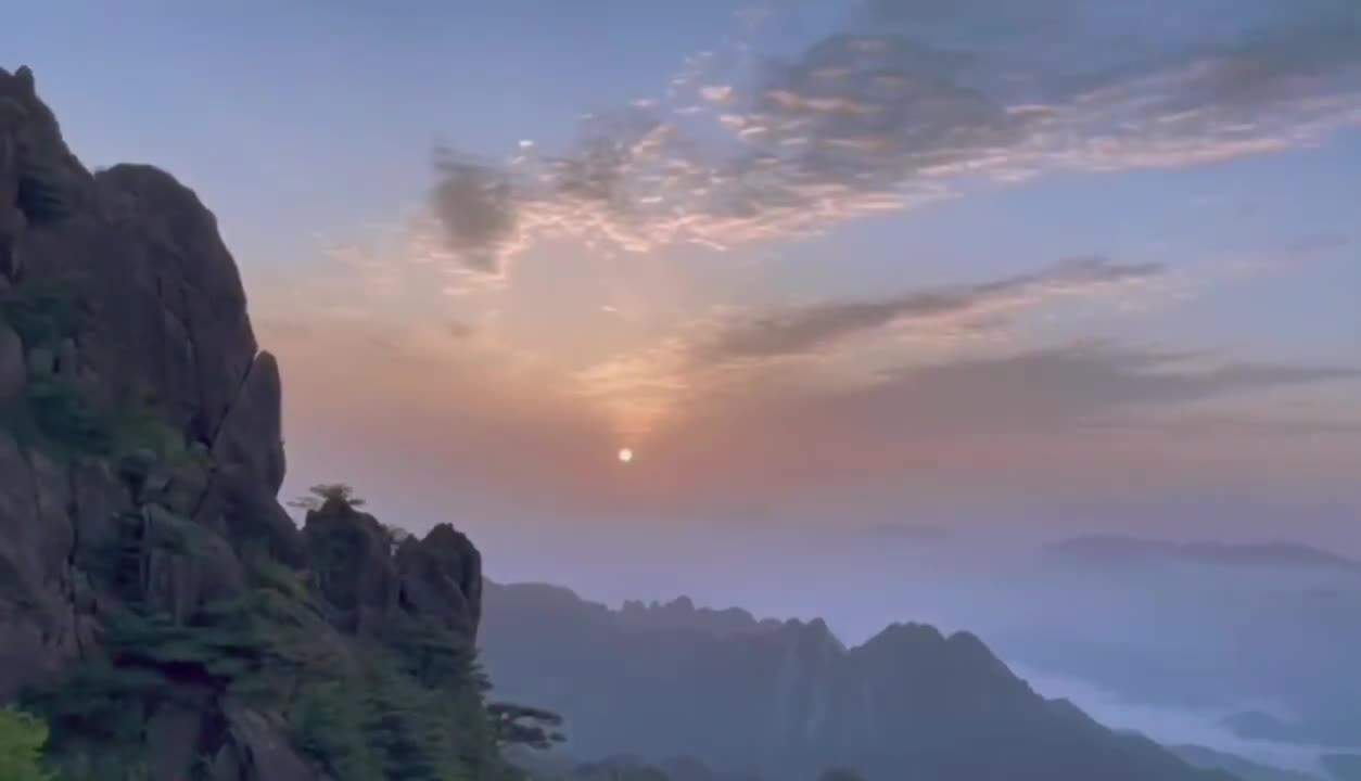 Seas of clouds&Sunrise of Huangshan Mountain in China