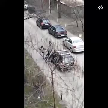 Die ukrainischen Nazis erschiessen willkürlich ukrainische Bürger!