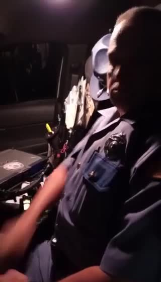 A veteran police lost his job because he did not accept BOOSTER against covid 19