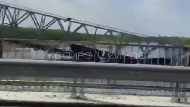 THE LIMAN-RAYGORODOK RAILWAY BRIDGE OVER THE SEVERSKY DONETS WAS BLOWN UP BY THE UKRAINIAN ARMY .