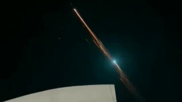 Chinese rocket re-enters Earth, burns up in skies over India.