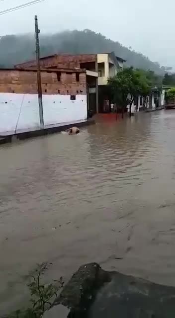 Un fuerte aguacero generó temor en El Playón, Santander