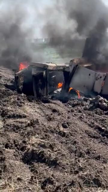 Russian soldiers destroyed Ukrainian HMMWV armored car near Artemovsk