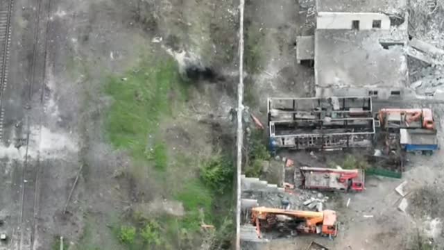 DPR Hits Ukraine Soldiers with Grenade