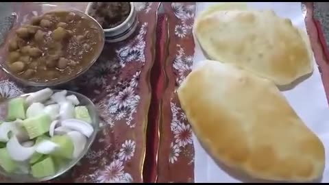 Classic Indian Dish: Delicious Bhaturas in Minutes (Watch & Prepare)